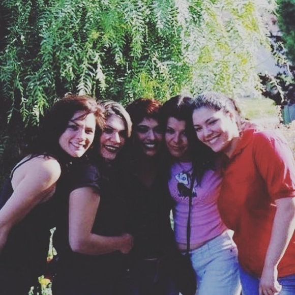 Meet your Posher, April - Picture 3 of 8